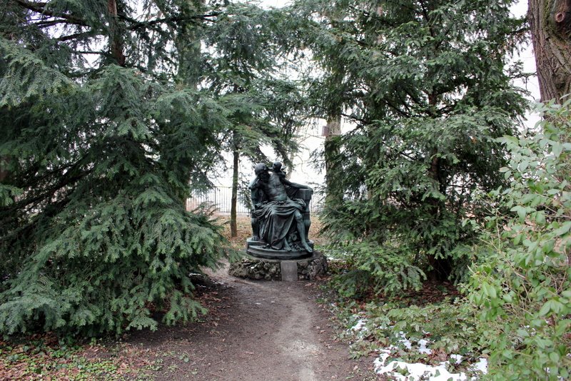 Anakreón szobra Jókai arcával