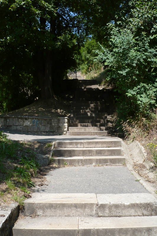 Ilyen utak vannak a Budai Zöldön, lépcsőkkel